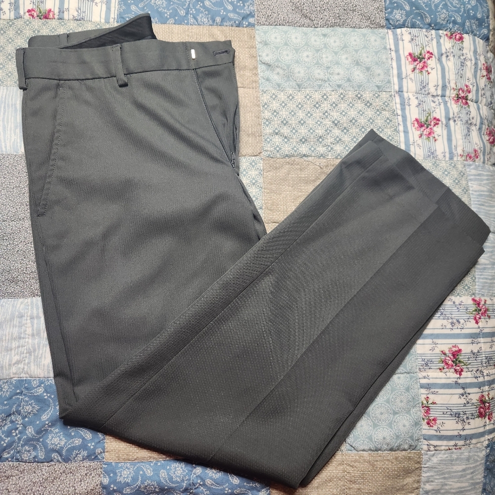 Mens IZOD 32x30 dress pants